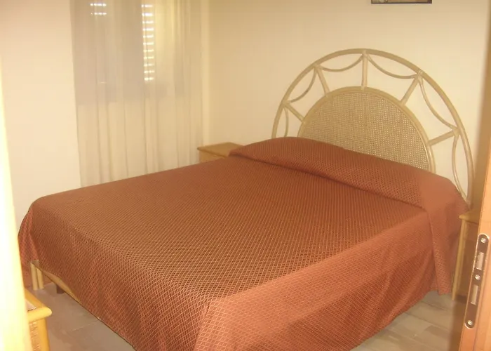 Pensión Valoroso Village 3*
